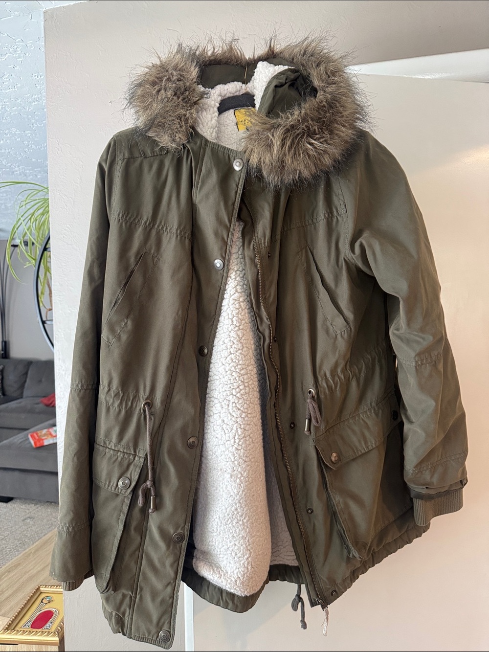 Aeropostale Olive Green Parka Jacket with Faux Fur Hood Sz L
